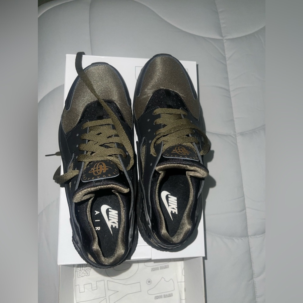 Women’s Nike huaraches